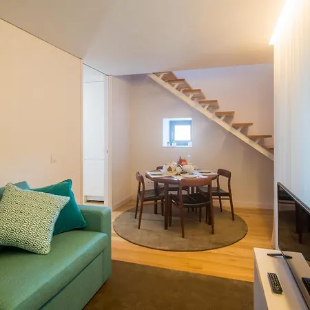 Domum Apartment *
